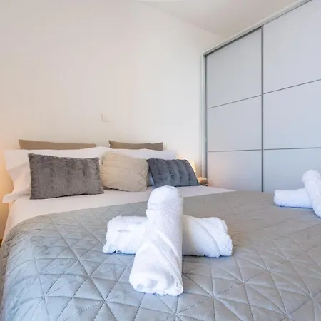 La Vista Apartment *