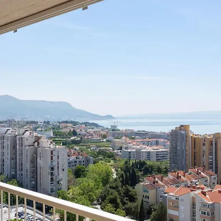 La Vista Apartment