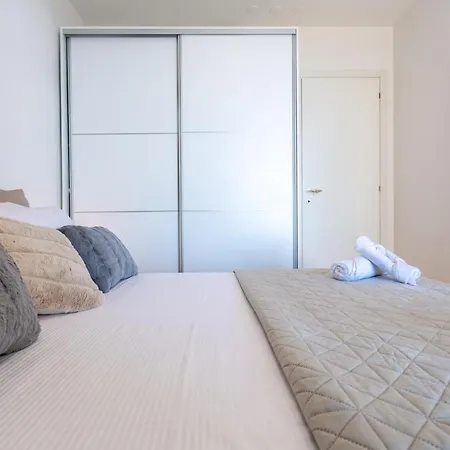 La Vista Apartment